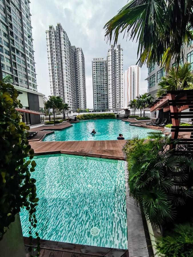 Conezion Residence Putrajaya Nearby Ioi City Mall Extérieur photo