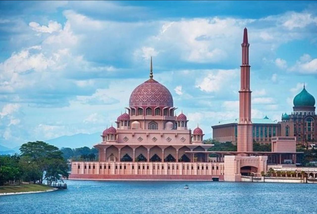 Conezion Residence Putrajaya Nearby Ioi City Mall Extérieur photo
